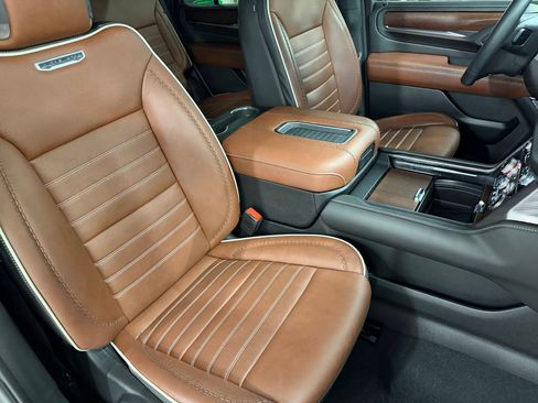 Used 2023 GMC Yukon Denali Ultimate AWD/4WD image 35