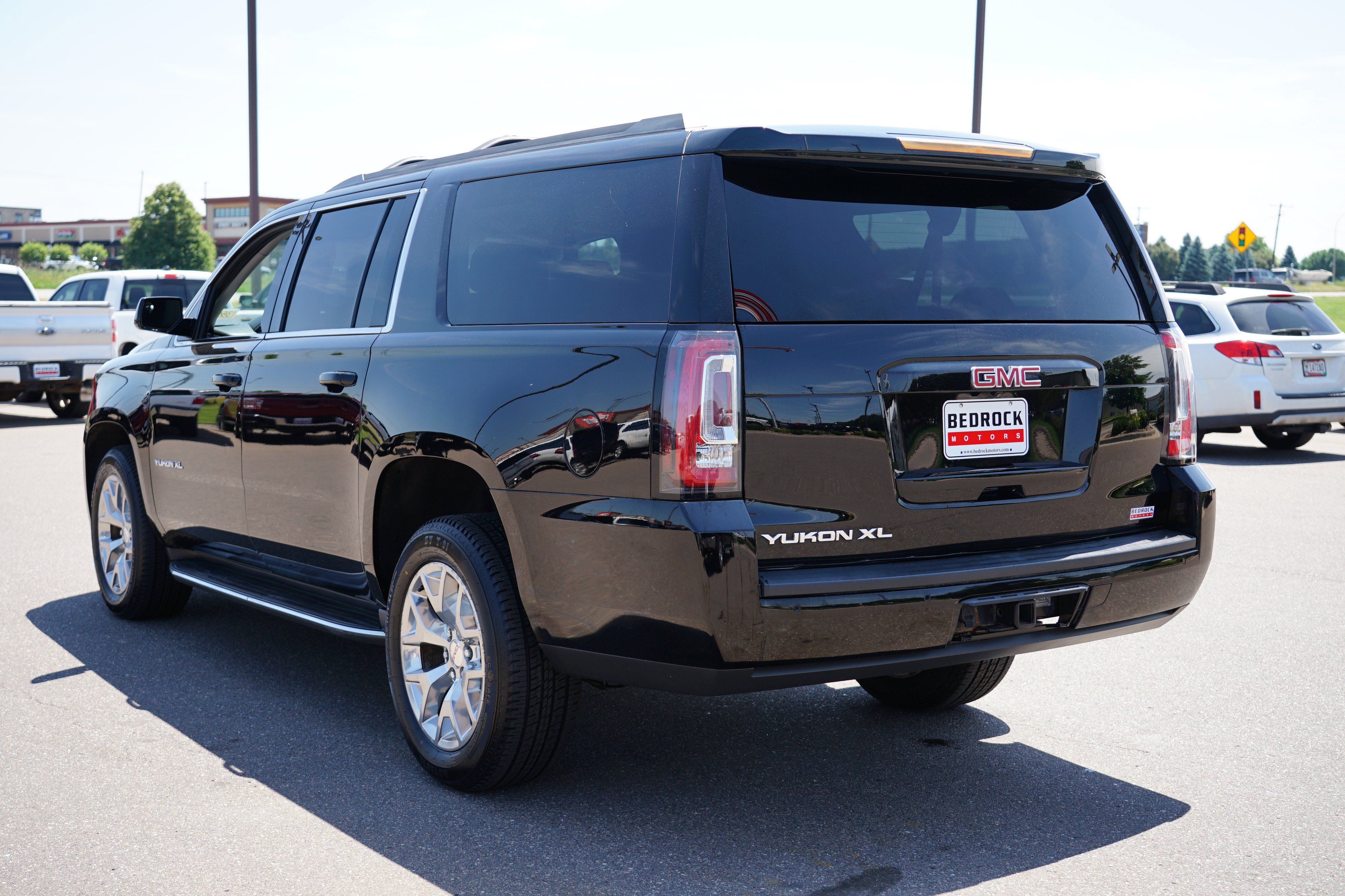 Used 2019 GMC Yukon XL SLE w/ SLE Value Package AWD/4WD image 5