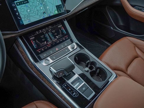 Used 2024 Audi Q8 Premium Plus w/ Premium Plus Package image 16