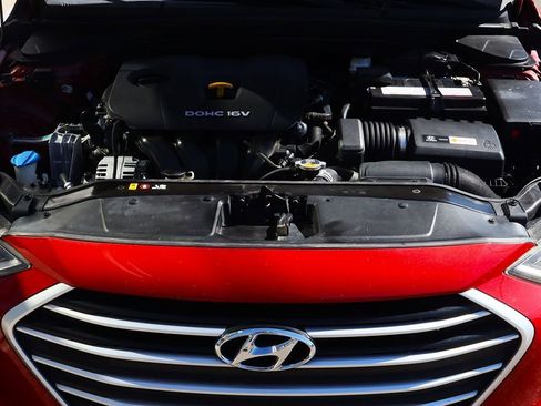 Used 2017 Hyundai Elantra SE image 54