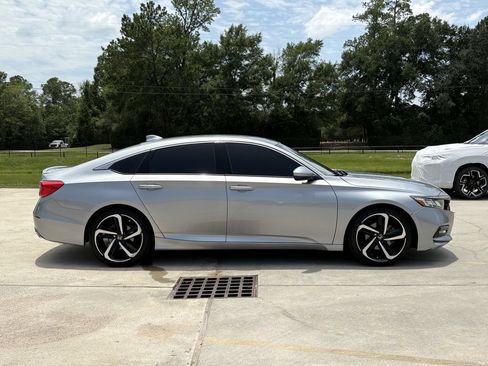 Used 2019 Honda Accord Sport image 4