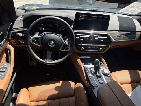 Used 2023 BMW 530i w/ M Sport Package RWD image 7
