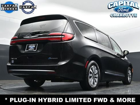 Used 2023 Chrysler Pacifica Limited FWD image 27