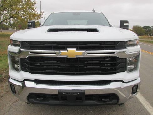 Used 2024 Chevrolet Silverado 2500 LT w/ Convenience Package AWD/4WD image 9