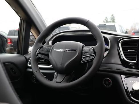 New 2026 Chrysler Pacifica Select FWD image 47