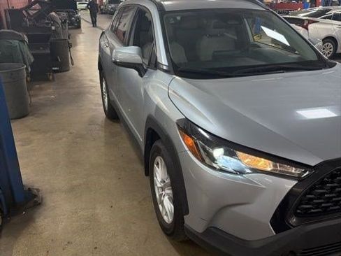 Used 2023 Toyota Corolla Cross LE w/ Black Badges Package (TMS) image 2