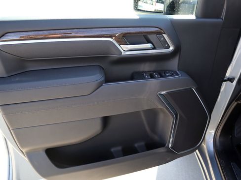 New 2026 GMC Sierra 2500 SLE w/ SLE Value Package; image 9