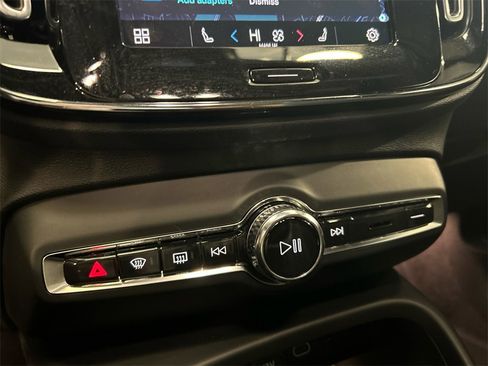 Certified 2023 Volvo XC40 Recharge Plus image 18
