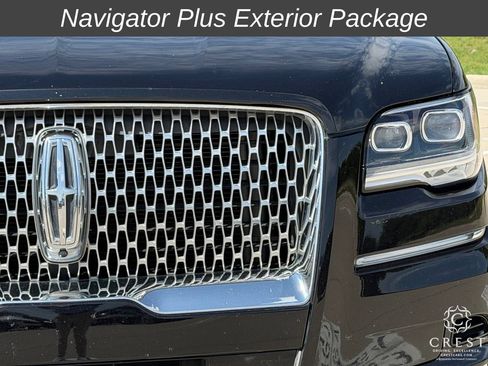 Used 2022 Lincoln Navigator 2WD image 3