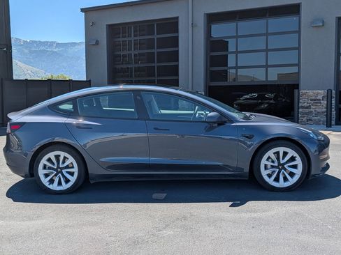 Used 2022 Tesla Model 3 Long Range AWD/4WD image 2