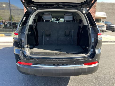 Used 2023 Jeep Grand Cherokee L Limited AWD/4WD image 30