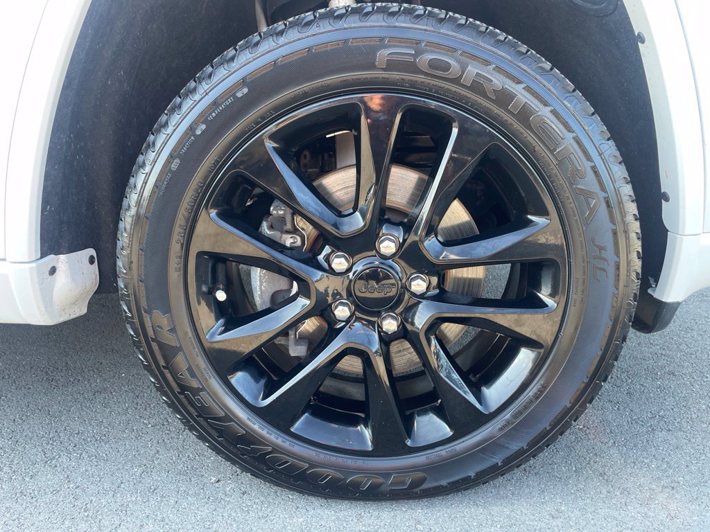 Used 2022 Jeep Grand Cherokee Laredo X AWD/4WD image 12