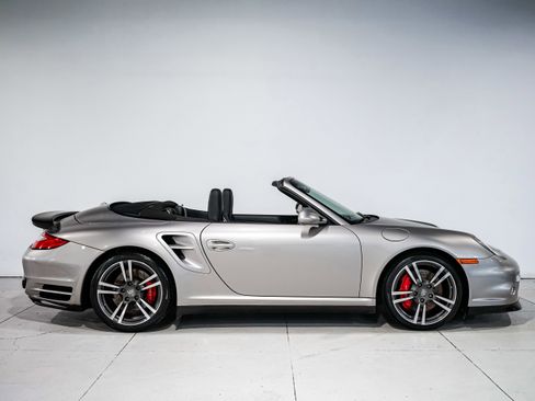 Used 2012 Porsche 911 Turbo image 2