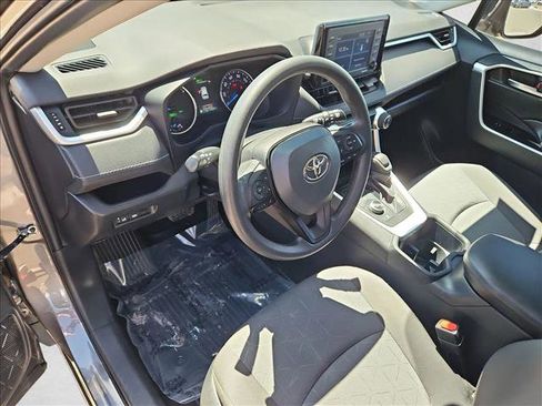 Used 2022 Toyota RAV4 XLE image 10