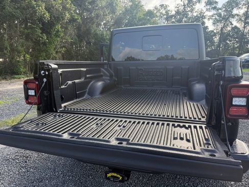 Used 2026 Jeep Gladiator Mojave AWD/4WD image 30