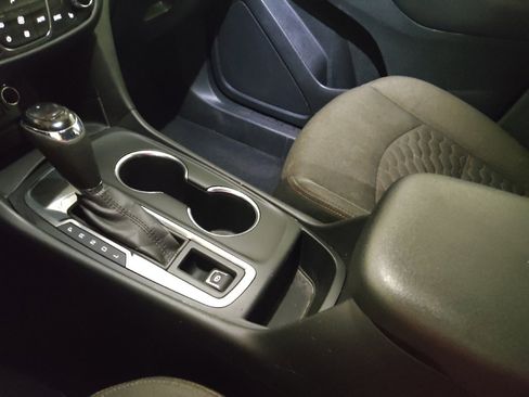Used 2021 Chevrolet Equinox LT FWD image 26