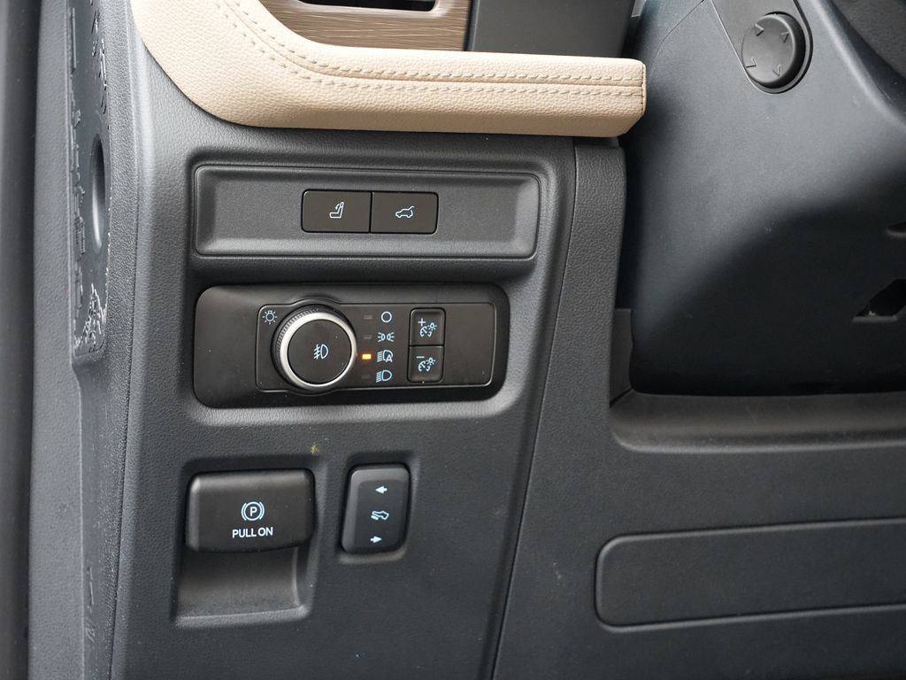 Used 2024 Ford Expedition Max Limited AWD/4WD image 18