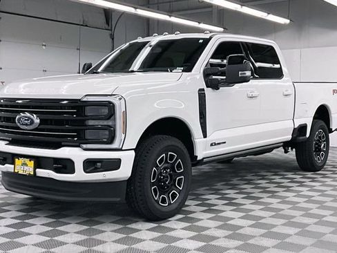 Used 2025 Ford F350 Platinum AWD/4WD image 13