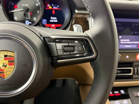 Certified 2026 Porsche Macan AWD/4WD image 21
