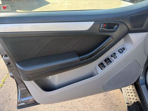 Used 2006 Toyota 4Runner SR5 image 11