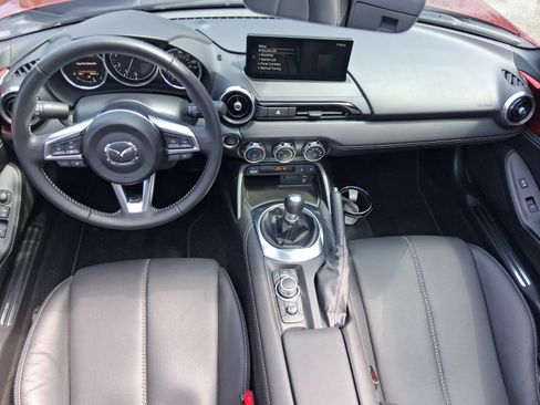 Certified 2025 MAZDA MX-5 Miata RF Grand Touring RWD image 17