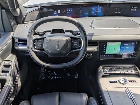 New 2025 Lincoln Navigator Reserve w/ Jet Appearance Package image 15