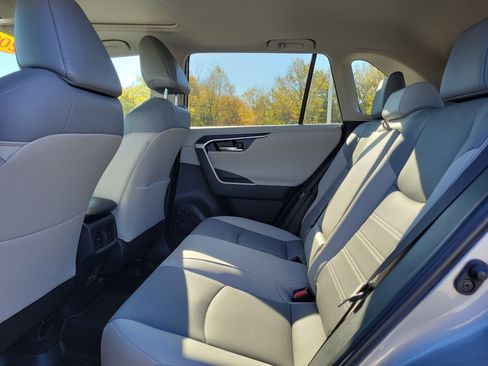 Used 2025 Toyota RAV4 Limited image 13