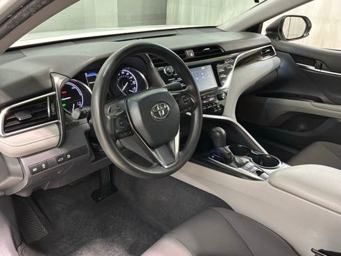 Used 2018 Toyota Camry LE image 17