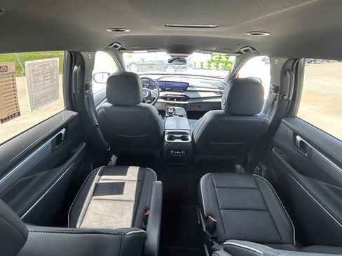 Used 2025 Buick Enclave Sport Touring FWD image 47