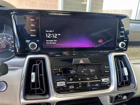 Used 2023 Kia Sorento EX w/ Panoramic Sunroof Package image 17