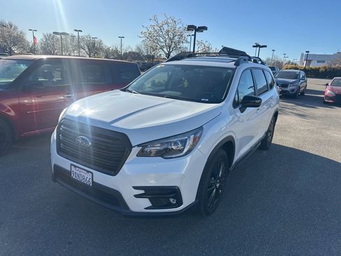 Used 2022 Subaru Ascent Onyx Edition image 3