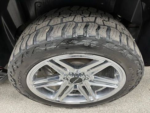 Used 2008 Chevrolet Tahoe LTZ w/ LTZ Preferred Equipment Group AWD/4WD image 16