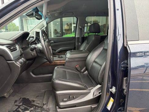 Used 2020 Chevrolet Tahoe LT w/ Luxury Package AWD/4WD image 8