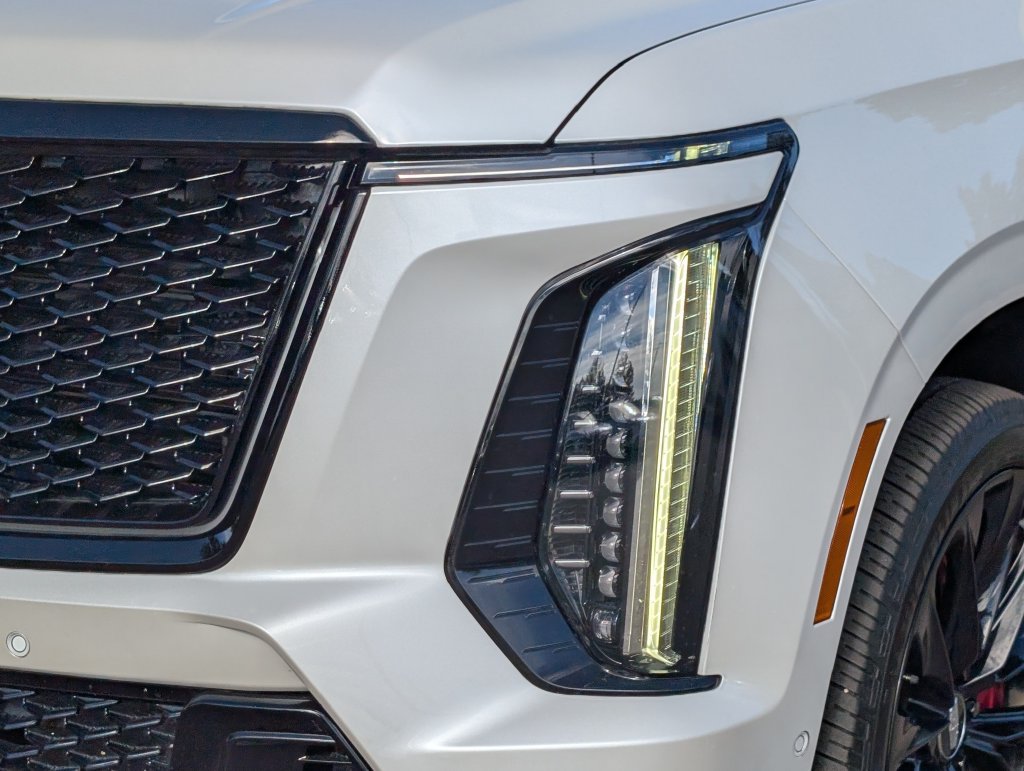Certified 2025 Cadillac Escalade ESV V AWD/4WD image 8