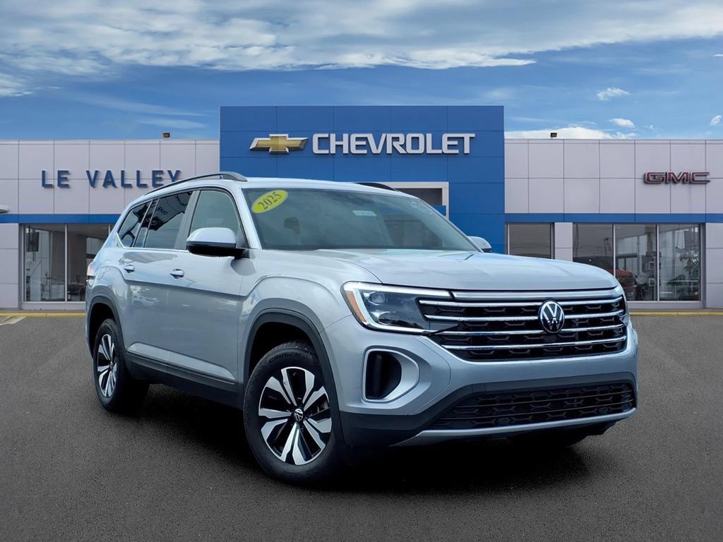 Used 2025 Volkswagen Atlas SE AWD/4WD image 1