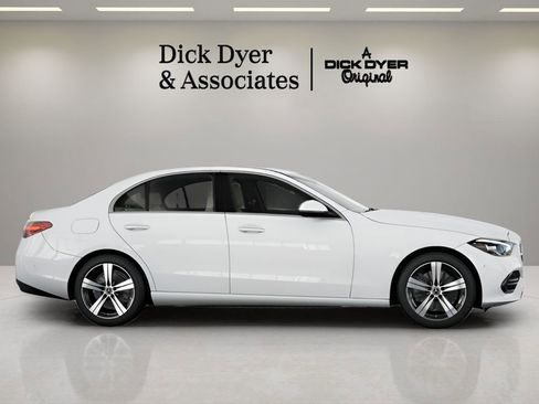 Used 2025 Mercedes-Benz C 300 Sedan image 4