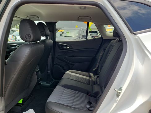 Used 2024 Chevrolet Trax LT w/ Driver Confidence Package FWD image 12
