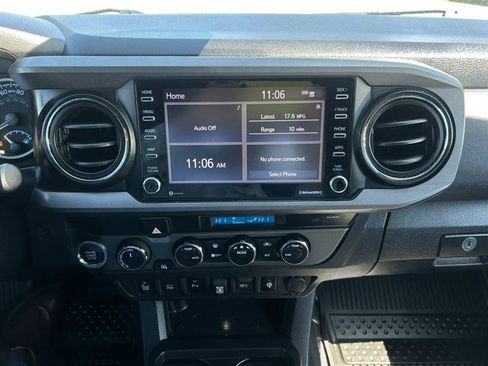 Used 2022 Toyota Tacoma TRD Sport w/ Technology Package AWD/4WD image 12