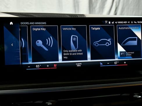 Used 2023 BMW X7 xDrive40i w/ Executive Package image 46