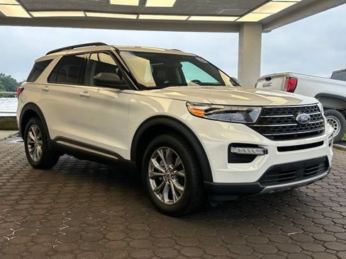 Certified 2023 Ford Explorer XLT w/ Equipment Group 202A AWD/4WD image 31