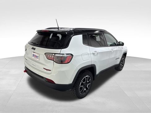Used 2025 Jeep Compass Trailhawk AWD/4WD image 4
