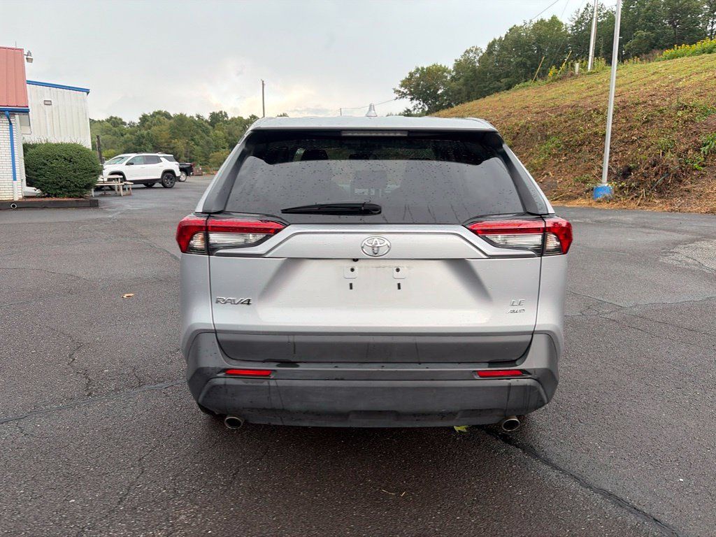 Used 2025 Toyota RAV4 LE AWD/4WD image 8