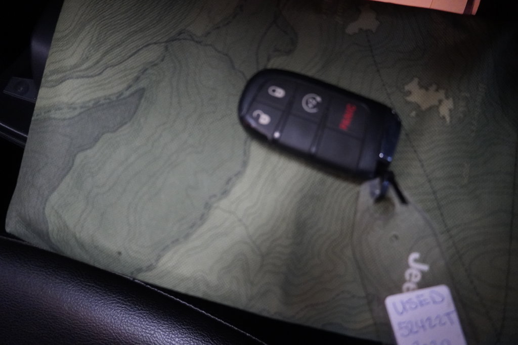 Used 2020 Jeep Compass Latitude w/ Cold Weather Group AWD/4WD image 26
