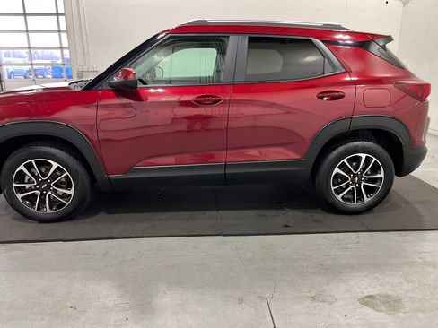 Used 2025 Chevrolet TrailBlazer LT image 9