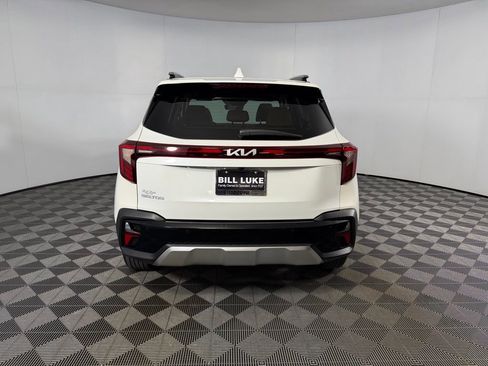 Used 2025 Kia Seltos EX w/ EX Sunroof Package image 7