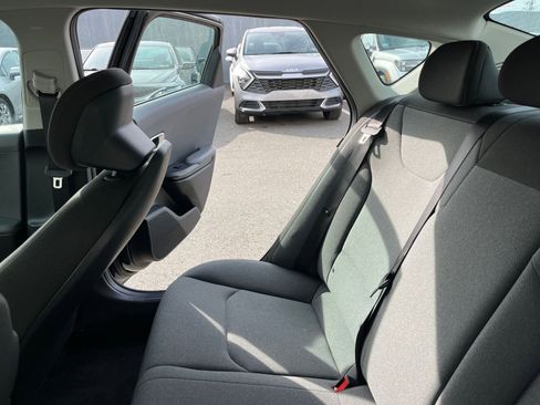 Used 2025 Kia K4 LXS image 39