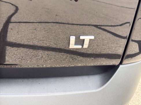 Used 2023 Chevrolet Traverse LT image 12