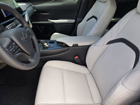 New 2026 Lexus UX 300h FWD w/ Accessory Package (A2) image 5