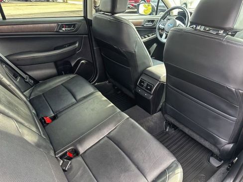 Used 2017 Subaru Outback 2.5i Limited image 23