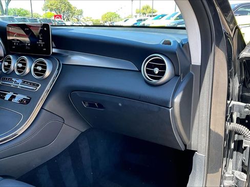 Used 2021 Mercedes-Benz GLC 300 4MATIC image 18